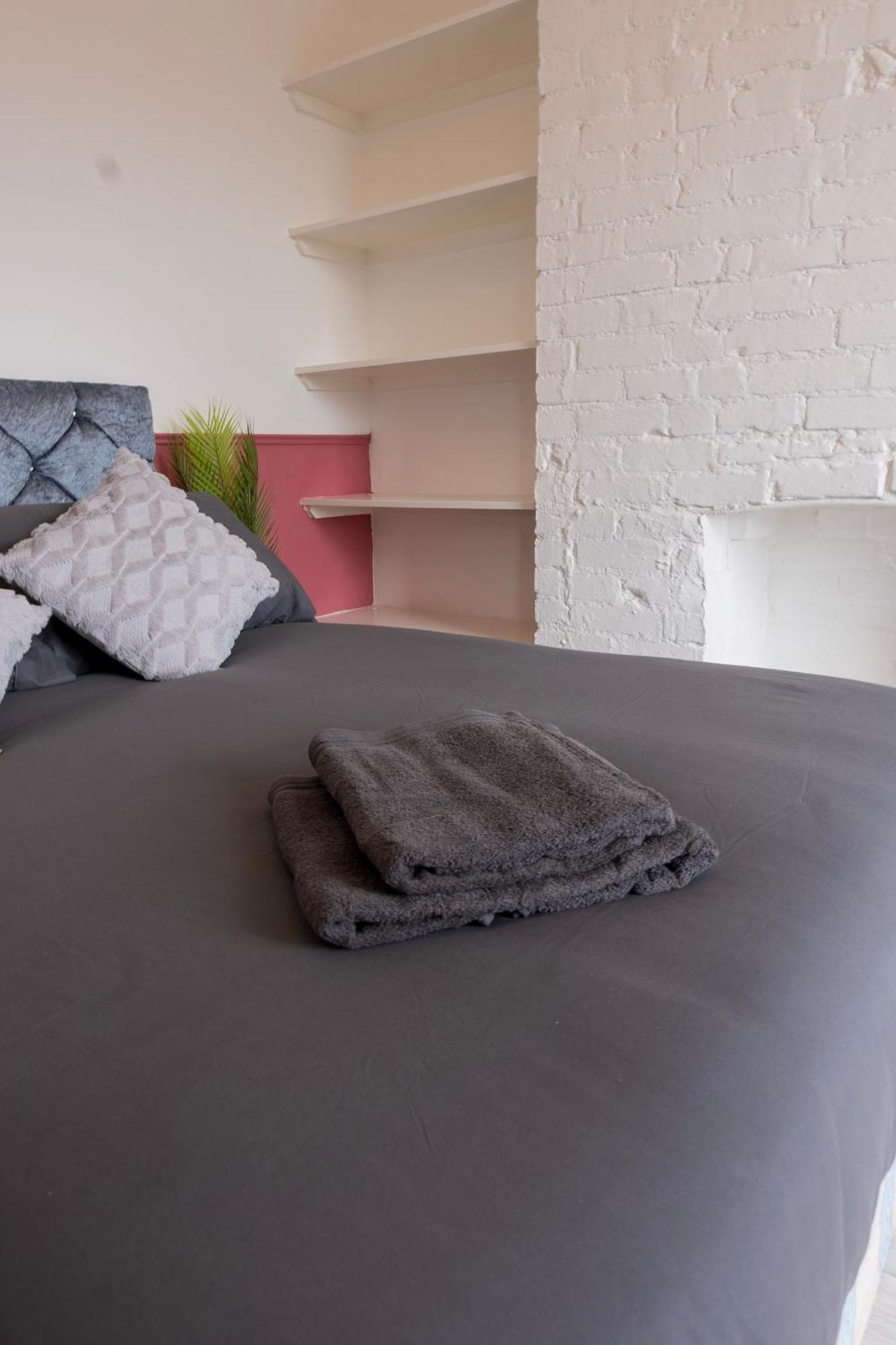 5C- Stylish Urban Retreat - Spacious 2 Bed Flat Londra Exterior foto