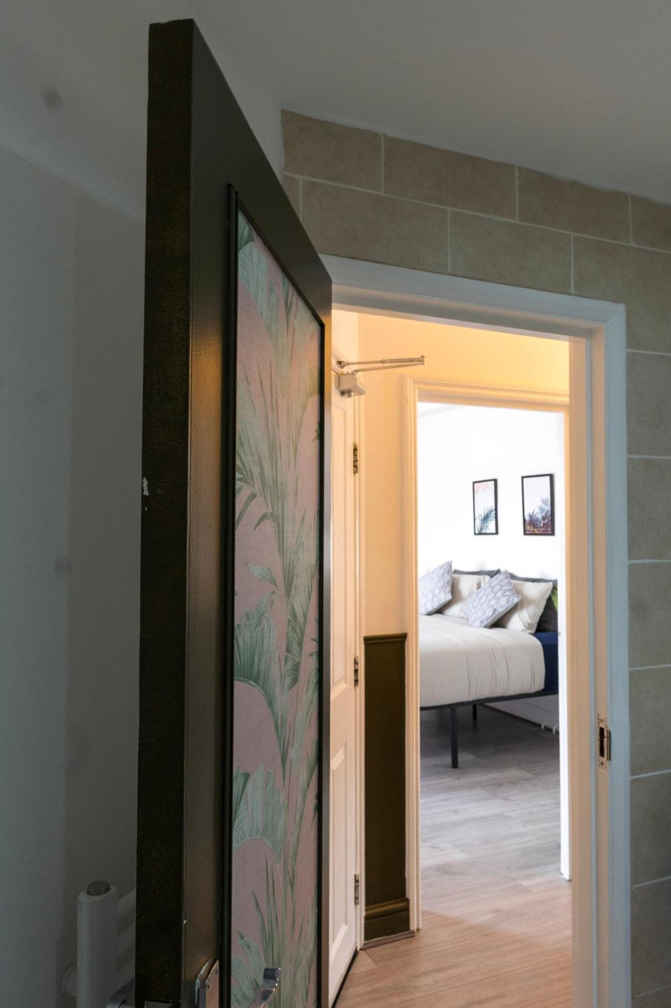 5C- Stylish Urban Retreat - Spacious 2 Bed Flat Londra Exterior foto