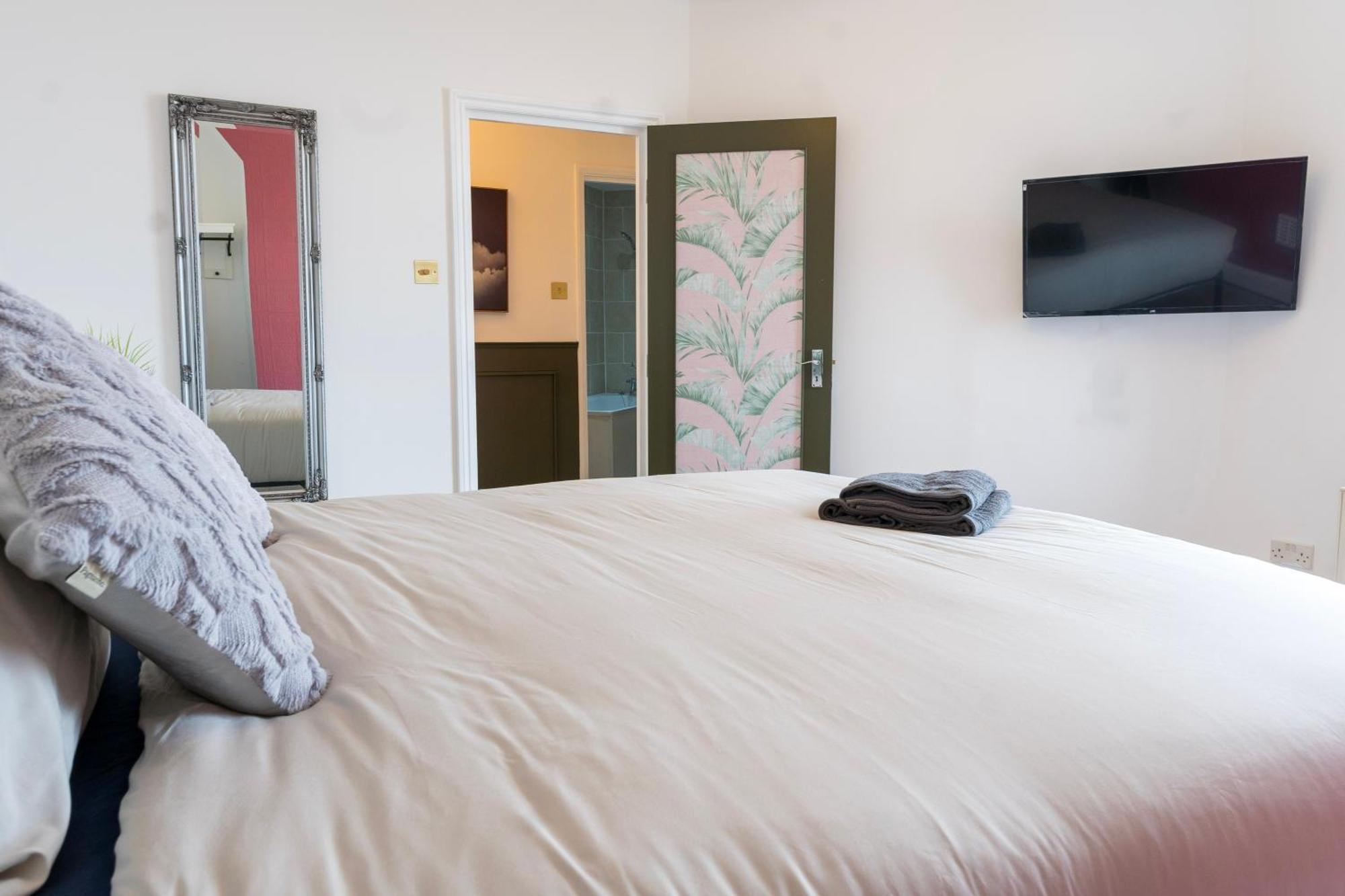 5C- Stylish Urban Retreat - Spacious 2 Bed Flat Londra Exterior foto