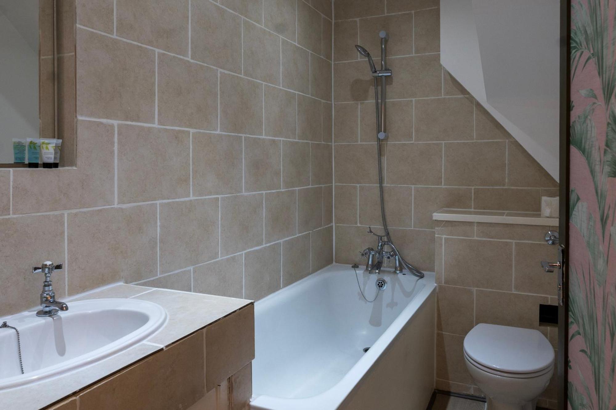 5C- Stylish Urban Retreat - Spacious 2 Bed Flat Londra Exterior foto