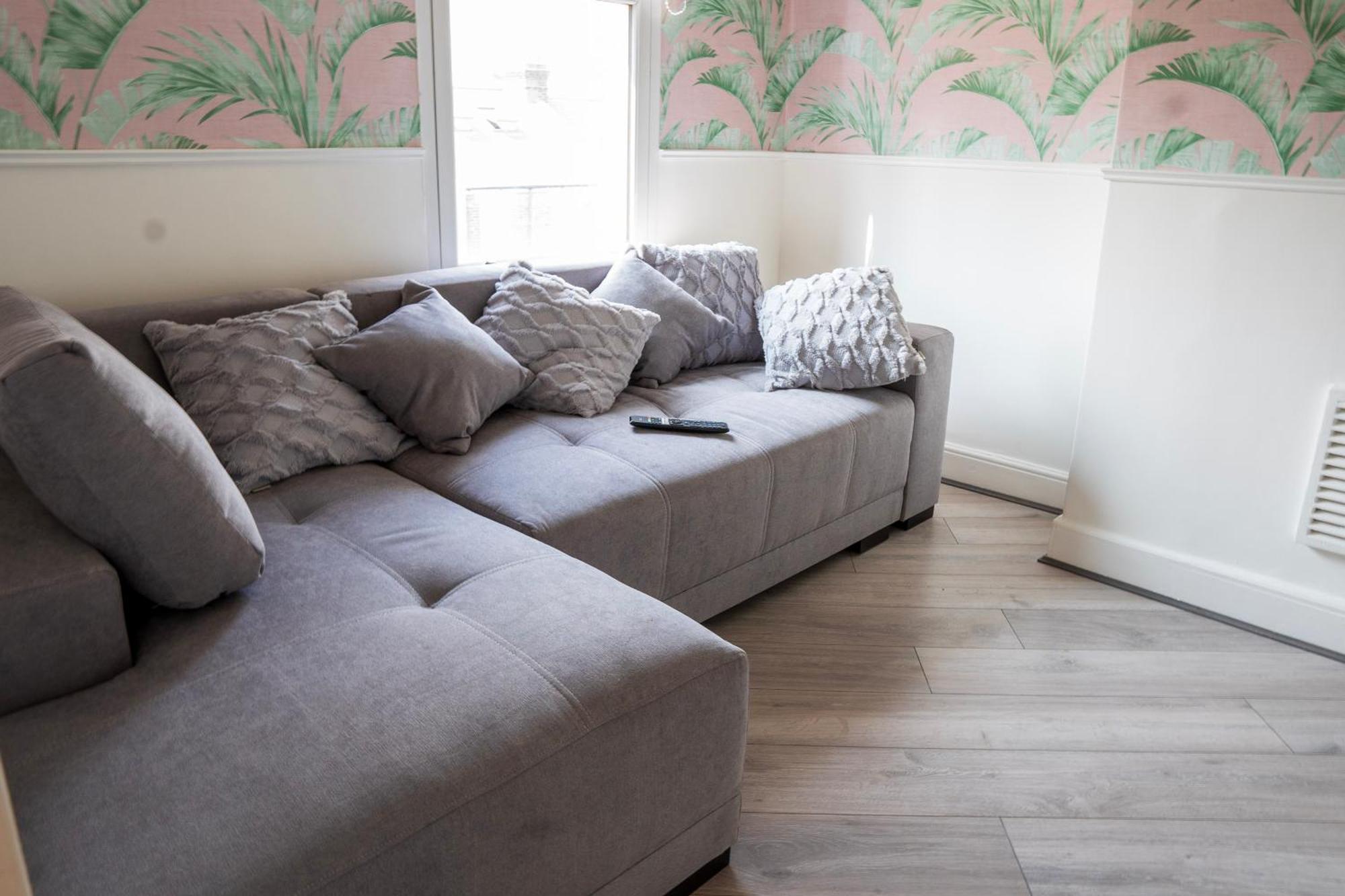 5C- Stylish Urban Retreat - Spacious 2 Bed Flat Londra Exterior foto