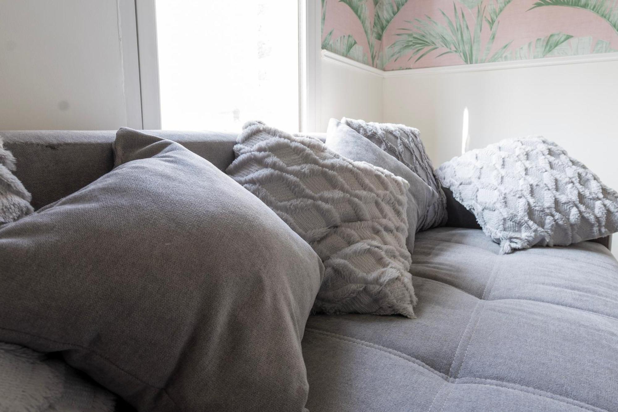 5C- Stylish Urban Retreat - Spacious 2 Bed Flat Londra Exterior foto
