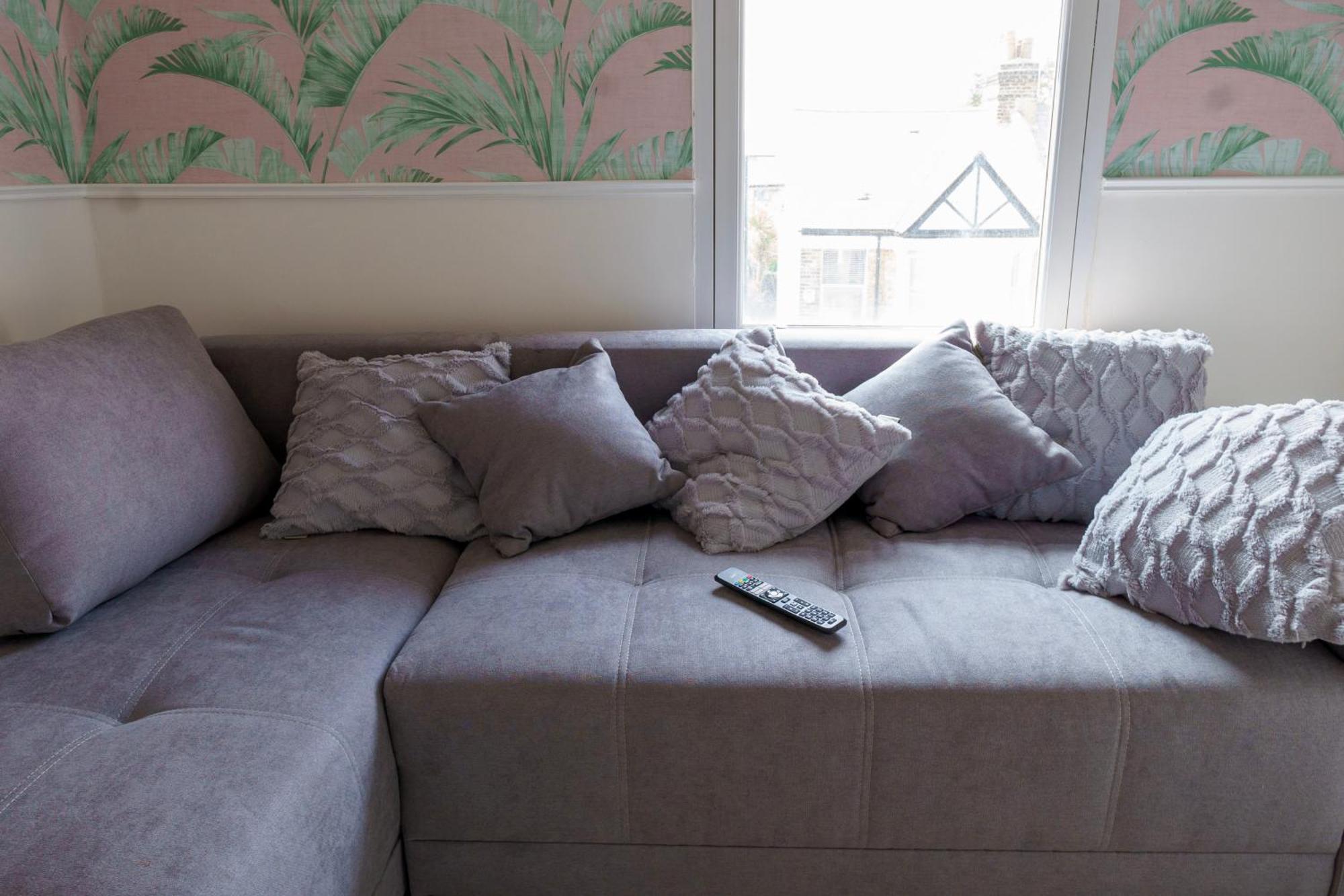 5C- Stylish Urban Retreat - Spacious 2 Bed Flat Londra Exterior foto